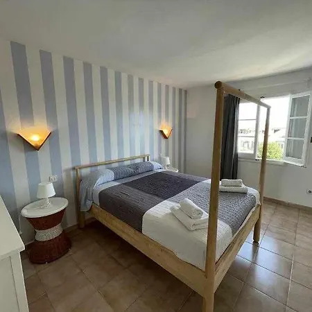 Apartamento Mitjana -apartamento Con Piscina Junto La Playa